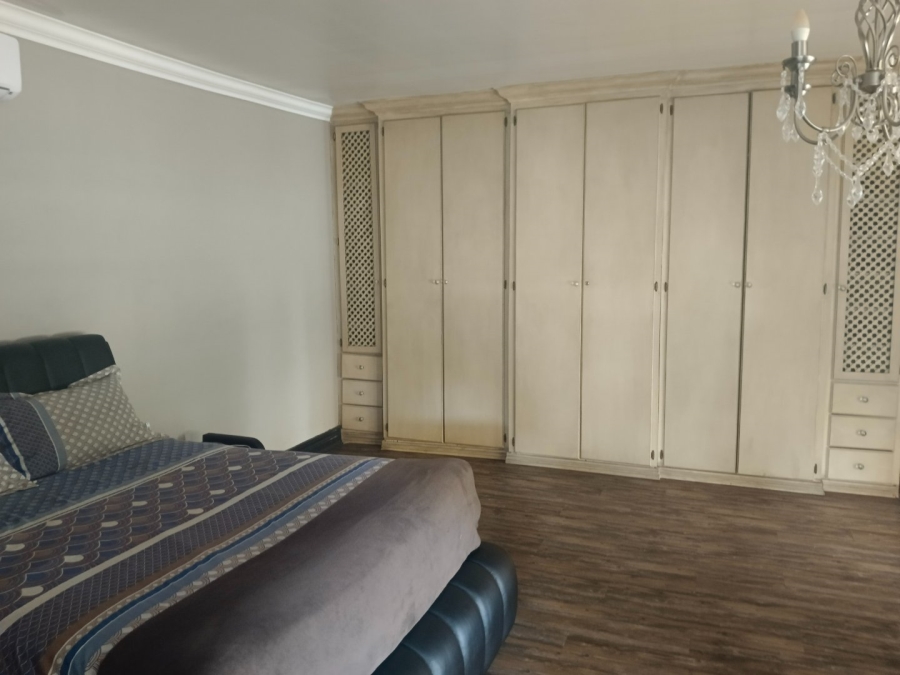 To Let 4 Bedroom Property for Rent in Riebeeckstad Free State